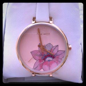 NIB Nine West blush floral watch-Beautiful!